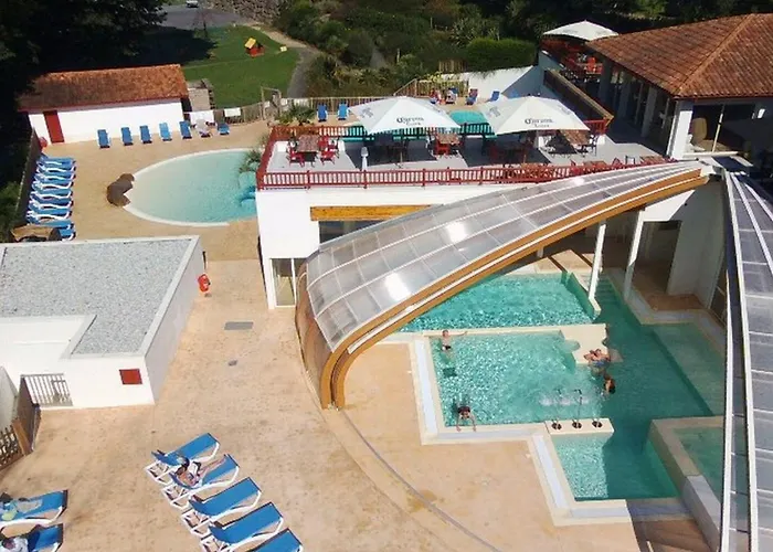 Camping Confortable Pour 5 Personnes Avec Terrasse - Api-1-52-1549 Espelette