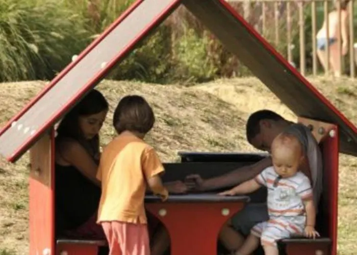 Camping Confortable Pour 5 Personnes Avec Terrasse - Api-1-52-1549 *